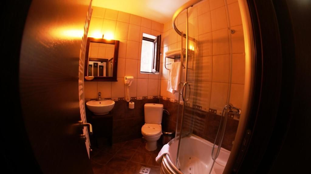 Отели типа «постель и завтрак» Pension Montien Events & Society Resort Предял-27